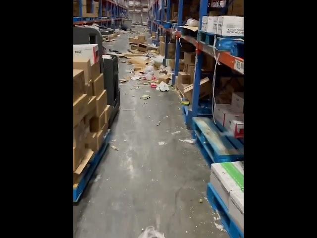 Freezer Warehouse, How Can Someone Work Here 