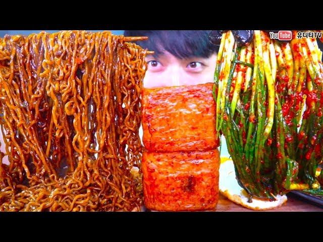 ASMR 짜파게티4봉 & 파김치 & 통스팸 & 계란후라이 BLACK BEAN NOODLES & SPAM MUKBANG