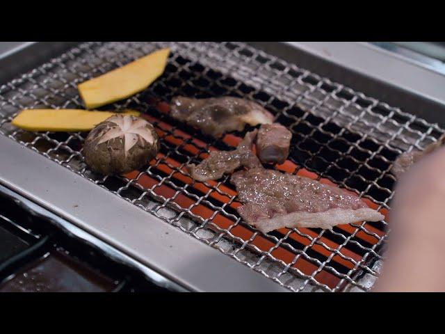 An ASMR yakiniku food experience