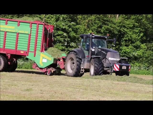 New Holland T7 270 x 2 and a Case IH Puma 210 with Strautmann wagons