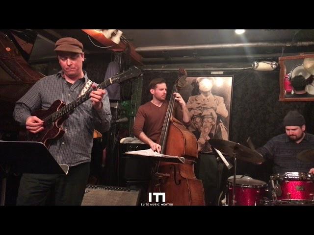 Alexander Claffy 4tet with special guest Kurt Rosenwinkel - Blues On The Corner