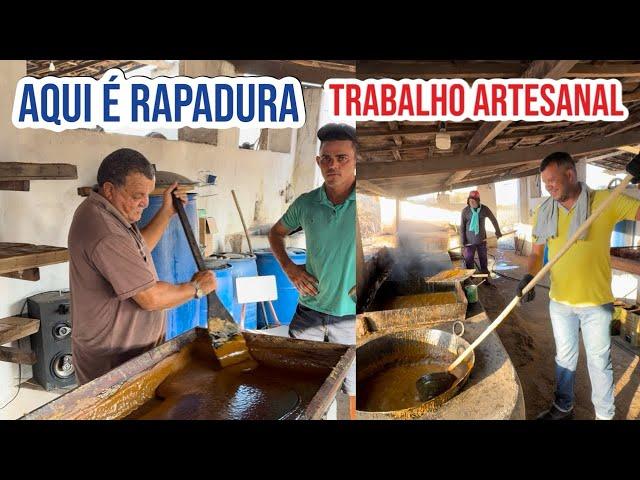 TRABALHO ARTESANAL, FAZENDO RAPADURA NO SERTÃO NORDESTINO.