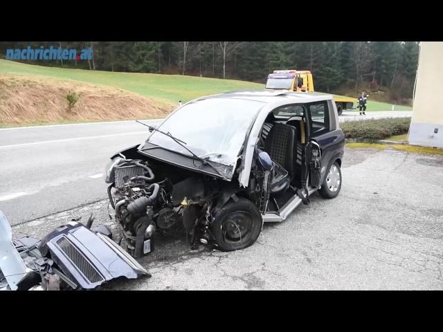 Unfall mit Mopedauto