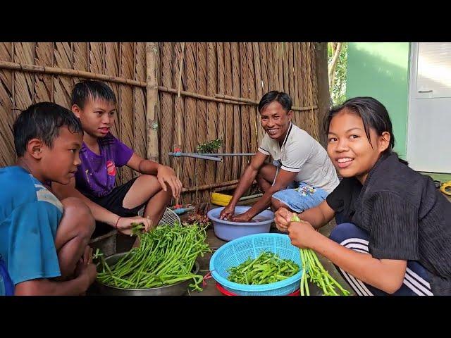 Anh Khuôl Gà Trống Nuôi con Làm Ẩm Thực Món Ăn Miền Tây,,Hết Nồi Cơm...!