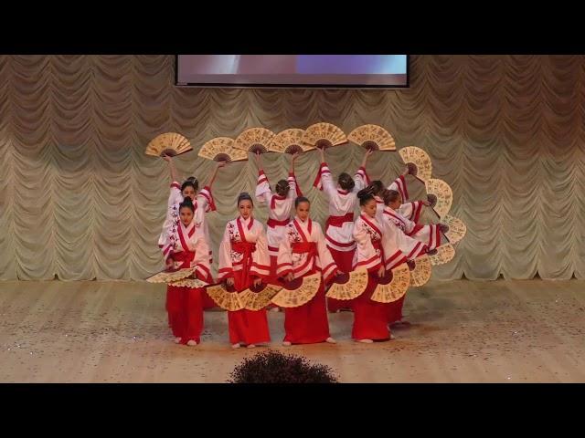 Stylized Japanese dance with fans (sakura flower)