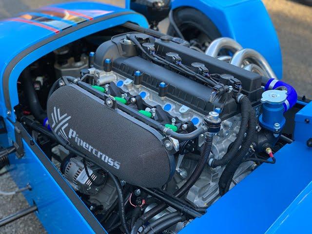 Talk through the installation of engine and components on the Ford 2.5 Duratec Engine.
