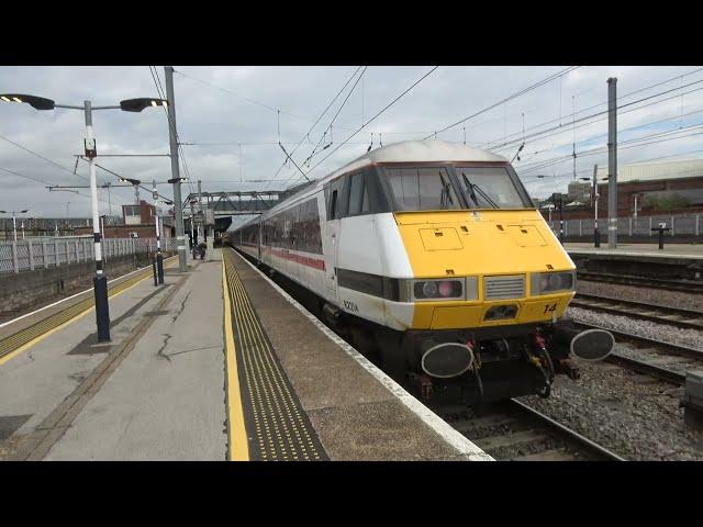 Trains at Doncaster 27/8/2024