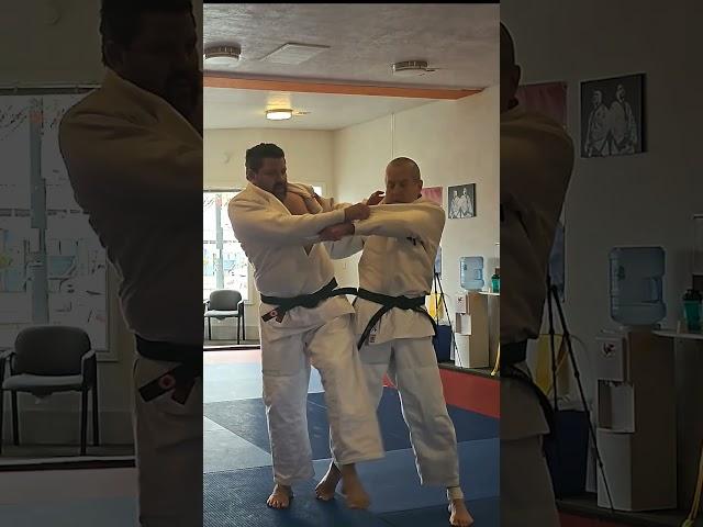 Left vs Right Grip O Soto Gari and Combinations