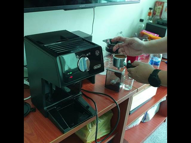 Making a coffee with Delonghi ECP31.21