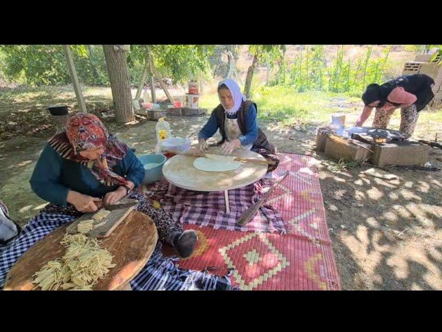 KÖY SAC MAKARNASI ERİŞTE NASIL OLUR HAMURDA NELER VAR? FADİME ABLAYLA MAKARNA YAPIMI BEZME ÇAY KEYFİ