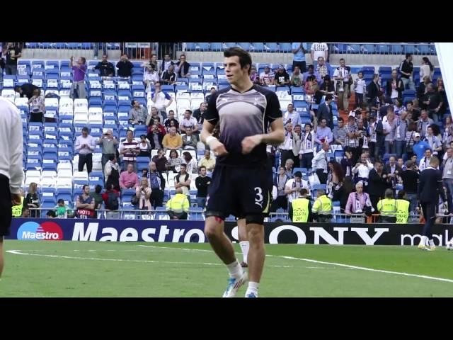 Rafael van der Vaart juggling with a chewing gum! (ORIGINAL FOOTAGE)