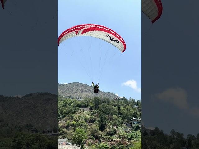 #paragliding #sport #reactionparagliding #viralshort #tranding #explorepage #mountains