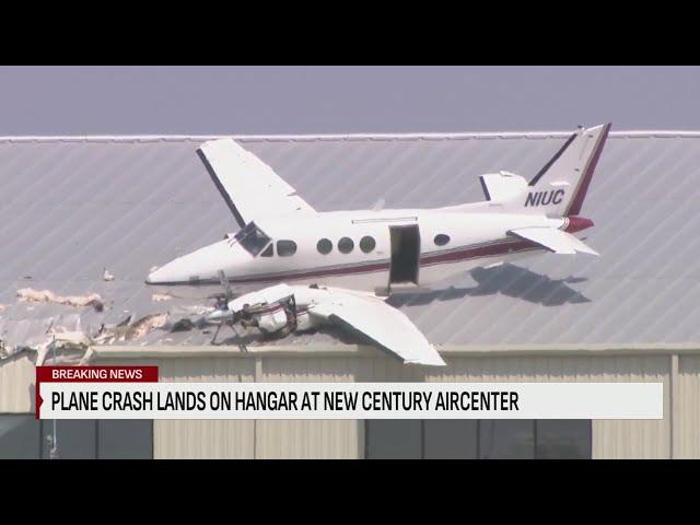 2 injured after small plane crashes on hangar at Johnson County airport