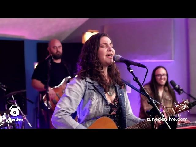 Layla Frankel - "Restless" Live at the tuneden