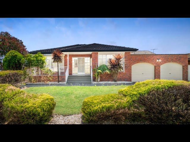 Harcourts Rata & Co Live Auction: 10 Tatlow Drive, Epping / Auc: Tony Lombardi / Agent: Mario Tucci