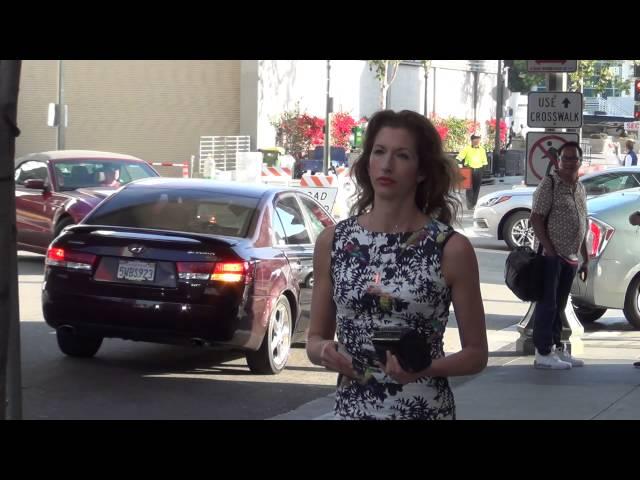 Alysia Reiner arriving to LA Live to watch a movie @alysiareiner