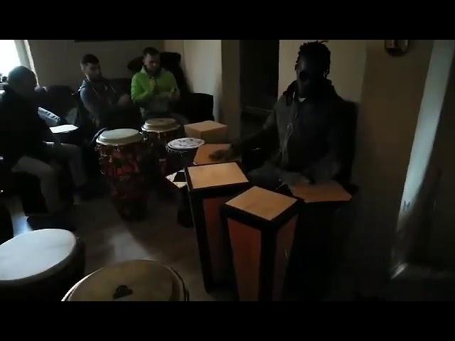 Cuban Cajon -próbka brzmienia w wykonaniu "MACHITO"