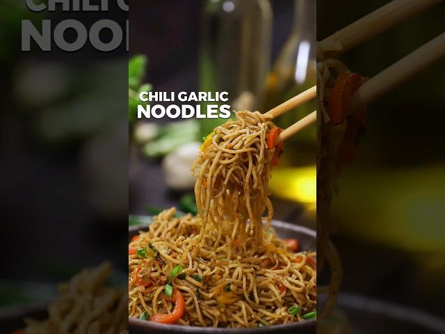 Chili Garlic Noodles | Hakka Noodles Recipe #shorts #chilligarlicnoodles #noodlesrecipe