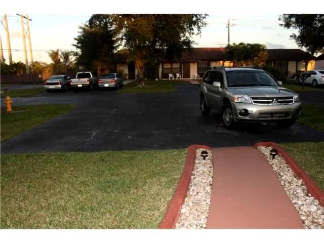 4212 SW 136th Pl # 4212,Miami,FL 33175 Townhouse For Sale