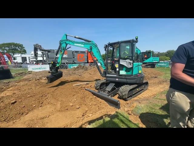 Sunward SWE60UF with Steelwrist tiltrotator at Plantworx 2023