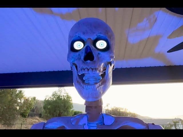 Towering Skeleton 8 foot with Projection eyes unboxing!