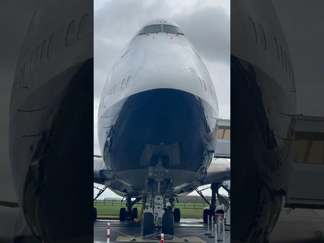 Face to Face with British Airways B747-400 Negus G-CIVB