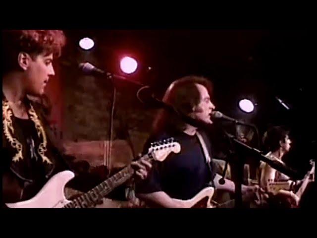 TOMMY JAMES & THE SHONDELLS - I THINK WE'RE ALONE NOW - Live