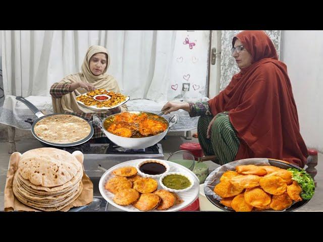 Village Life || Sham Ka Roti Salan Aloo Pakora Recipe Ke Sath || Irma's family vlog