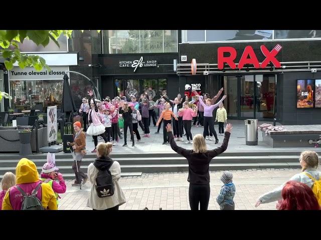 2023/06/09 Children's program on Promenade (Lystikylä) + Central Station, Jyväskylä, Finland