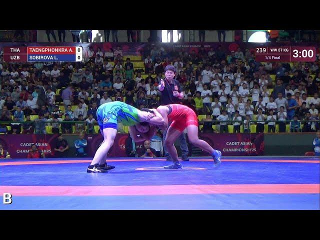 1/4 WW - 57 kg: A. TAENGPHONKRA (THA) v. L. SOBIROVA (UZB)