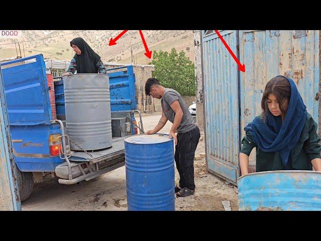 Evacuation of the house and delivery of Hussein's belongings by Mahan and Pari