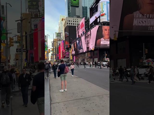 WALKING TOWARDS TIMES SQUARE | #newyork #nycwalk #timessquare #springwalk
