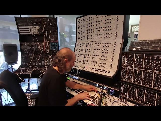 Ernesto Romeo (Klauss) in Pedro Gomis Studio #2 Analogue Solutions Maximus