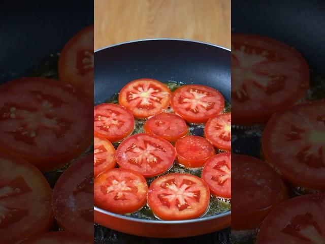 ¡Nunca he comido tomate de otra manera! #recetas #tomates #desayuno #tortilla