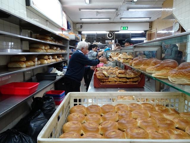 Master Bakers making 100's of bagels at World Famous 24 hour bakery: "Beigel Bake" Brick Lane London