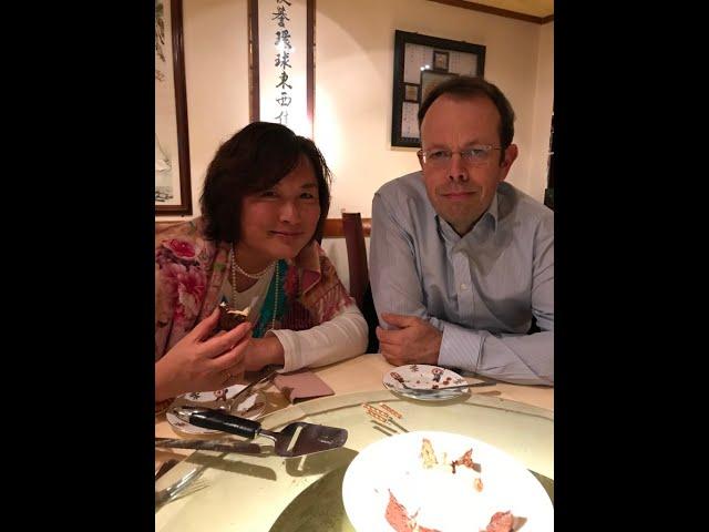 第一次公开说自己老公，中产阶级生活不轻松，英国也有“劳碌命”的人群，庆幸他听不懂中文。