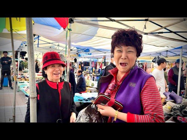 Lee Myung Hwa Appears at the Five-Day Market!