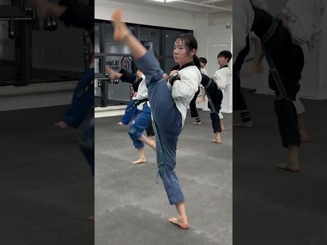 25.04.23실수하면 다시!!다시,,,#ts #tkd #taekwondo #poomsae #kick #sidekick #speed #power #sport #education