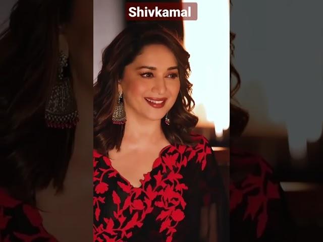 #MadhuriDixit & her thousand watt smile would make your day 