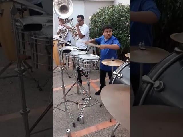 Niño Tocando Tarola  Por Primera Vez Con Tan Solo 10 Años De Edad 