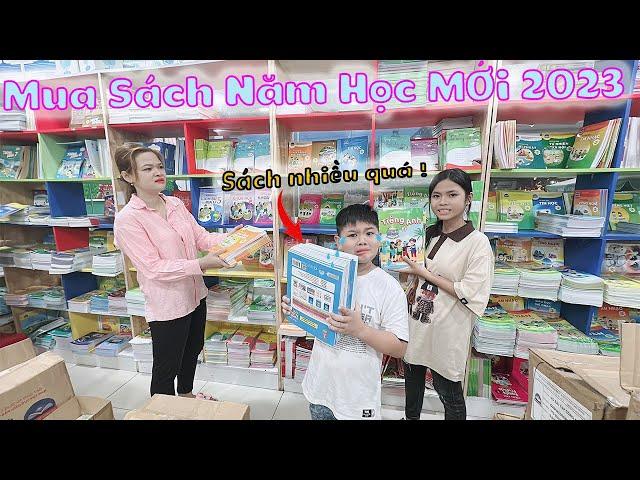 Mua Cặp Sách Chuẩn Bị Cho Năm Học Mới 2023 [ Trang And Vinh ]