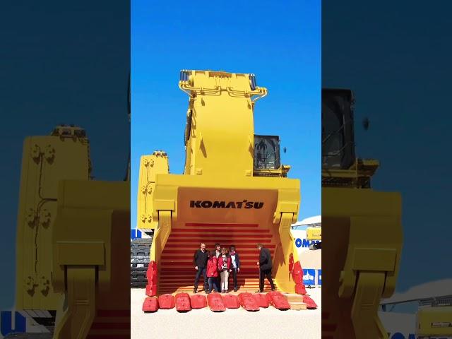 Massive KOMATSU PC7000!