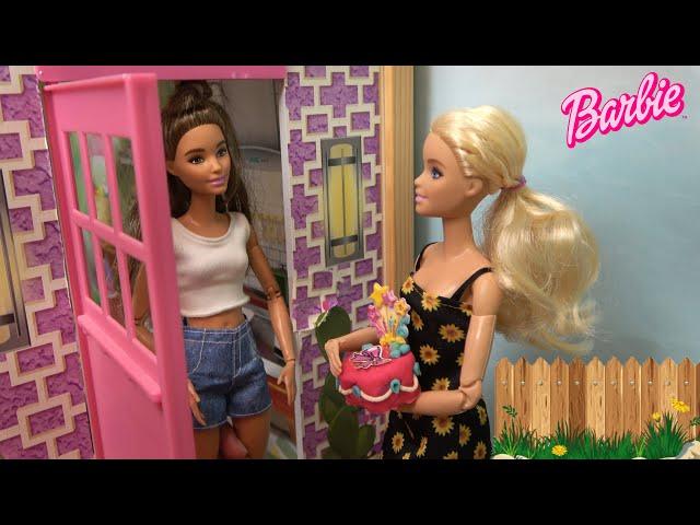 Barbie and Ken at Barbie Dream House: Visiting Friend