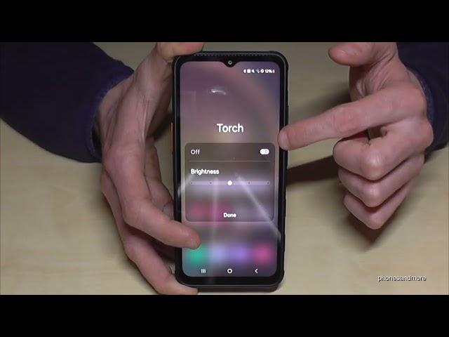 Samsung Galaxy XCover 7: How to on and off the flashlight/torch/lamp?