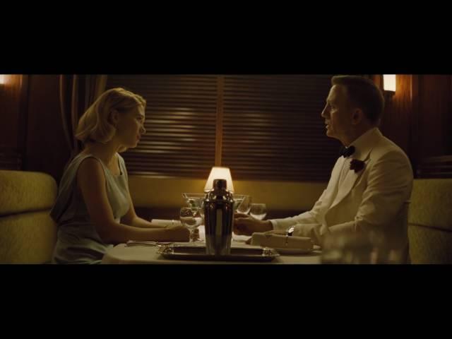 Spectre - James cena con la Dra. Swan en el tren y son atacados