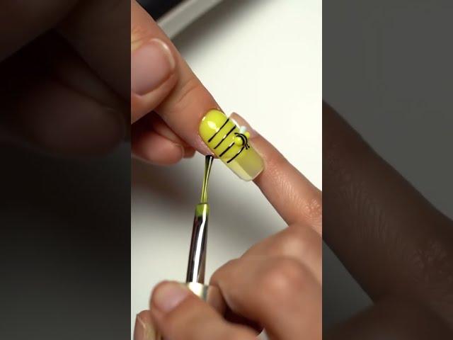 Bee design nail