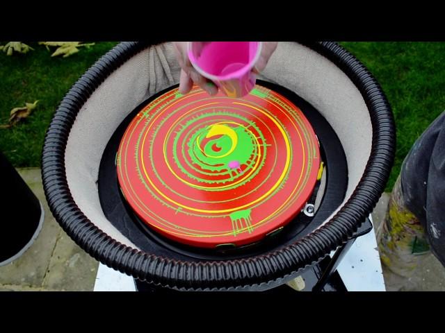 Spin art machine