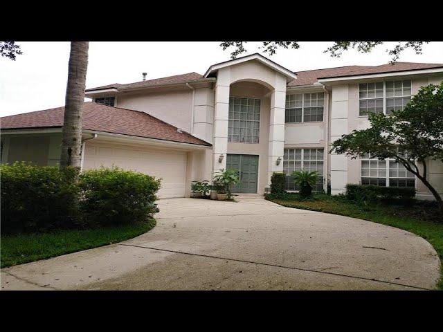 9330 HAMPSHIRE PARK DRIVE, TAMPA, FL Presented by Tom Lifrieri.