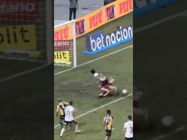 FLAMENGO FAZ RECLAMAÇÃO FIRME CONTRA ARBITRAGEM POR PÊNALTI NÃO MARCADO EM PEDRO, MESMO COM VITÓRIA!