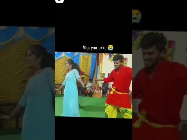 #shruthisinger88 #public #folk #trendingreels #funnyreels #comedy #music #dance #folkmusic #shruti